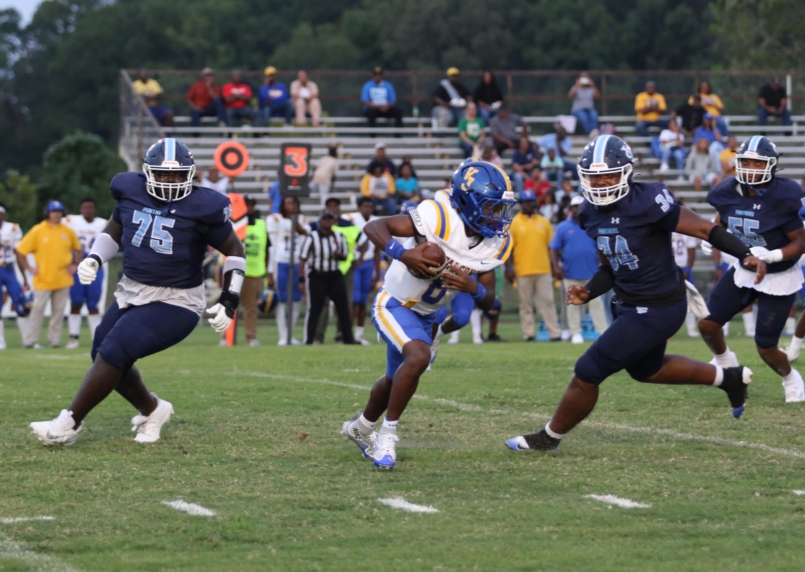 De’Montre Strange — photo 1 of 2